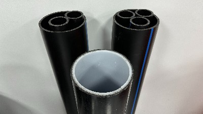 鋼絲網(wǎng)骨架管是白色的好還是黑的的好？